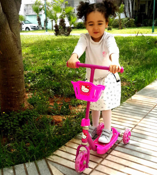 Trottinette scooter Hello Kitty 3 roues-0